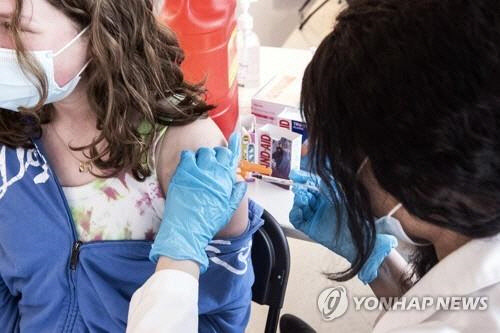 코로나19 백신 접종[EPA=연합뉴스]